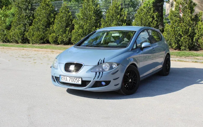 samochody osobowe Seat Leon cena 13200 przebieg: 354000, rok produkcji 2007 z Kielce